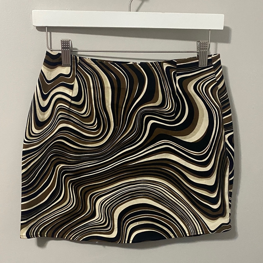 NWOT! Motel Black and Brown Swirl Mini Skirt